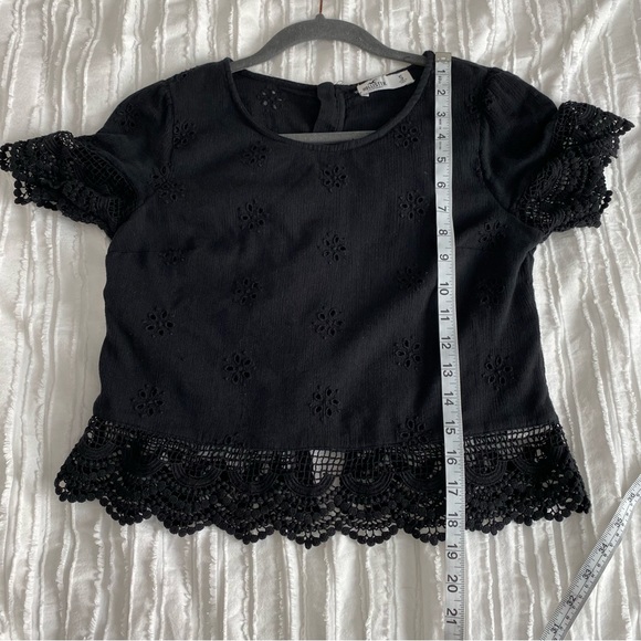 Hollister Black Lace Eyelet Boho Short Sleeve Top Size Small - Picture 8 of 8